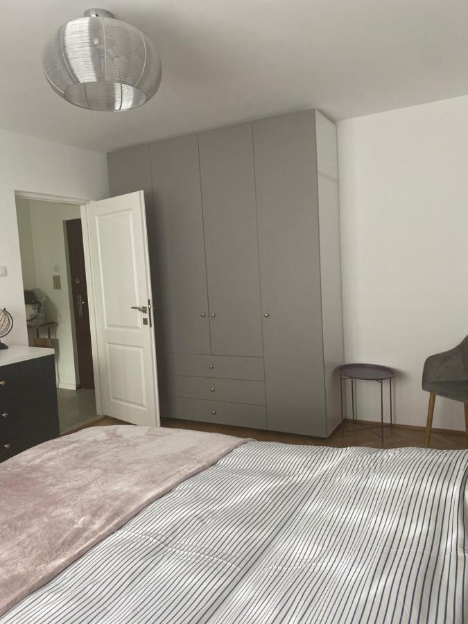 Astra 1Bedroom Μπρασόβ Εξωτερικό φωτογραφία